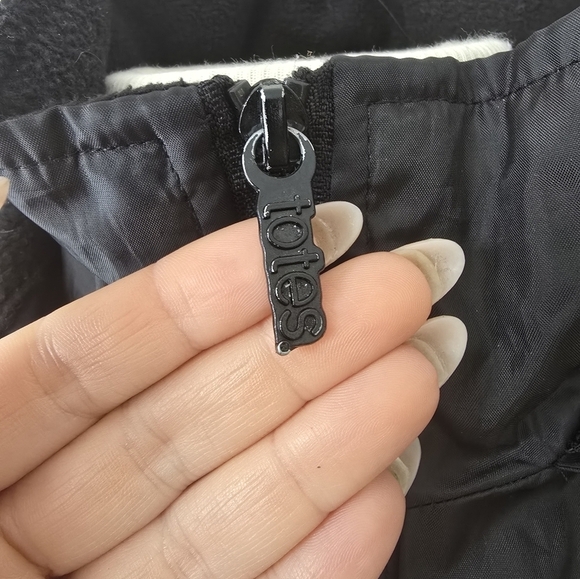 Totes Men's Black Hooded Storm Jacket Windbreaker Size Small. - Picture 2 of 8